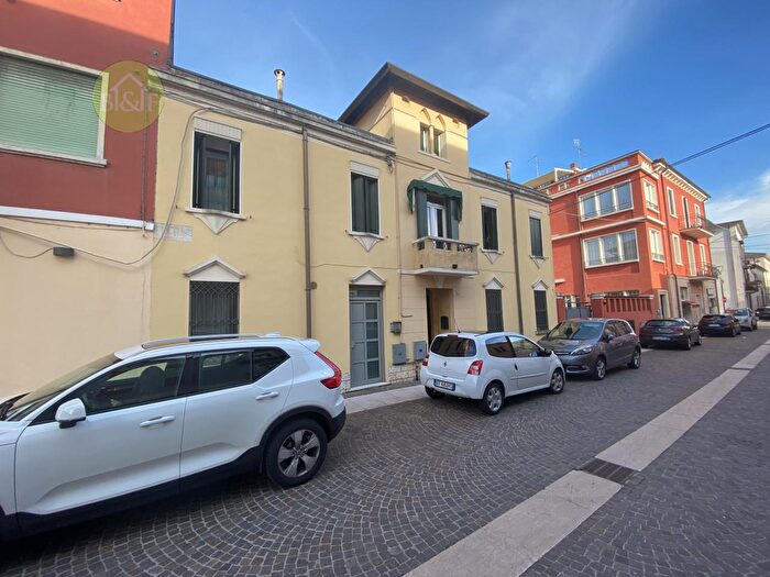 Appartamento quadrilocale in vendita in Via San Pietro Apostolo Vecchio, Legnago