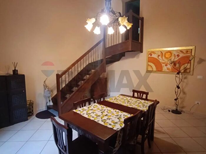 Appartamento trilocale in vendita in Via Nazionale Guardia, Acireale