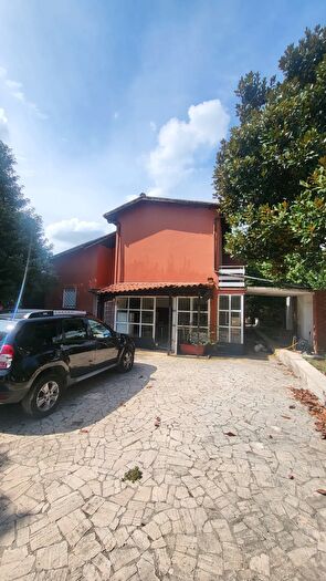 Casa quadrilocale in vendita in Via di Cori, Velletri