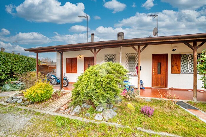 Casa bilocale in vendita in Via Margrot, Rosta