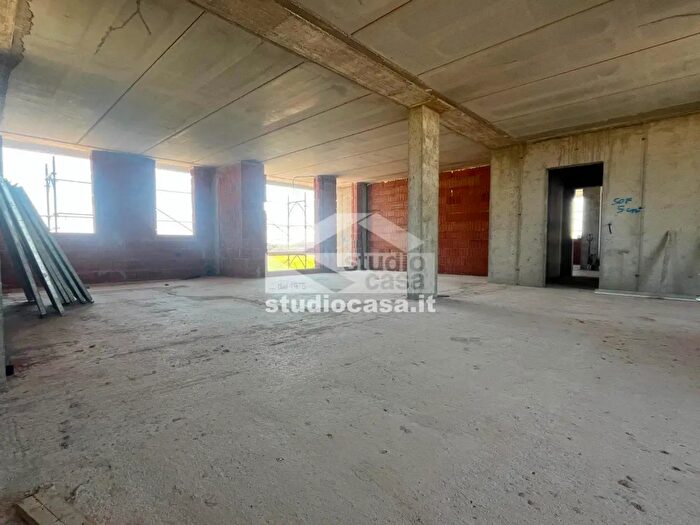 Appartamento trilocale in vendita in Via Roma, Azzano San Paolo