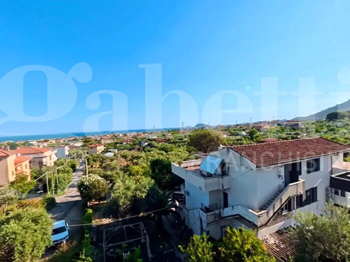 Appartamento trilocale in vendita in Via Faraoni Snc, Formia