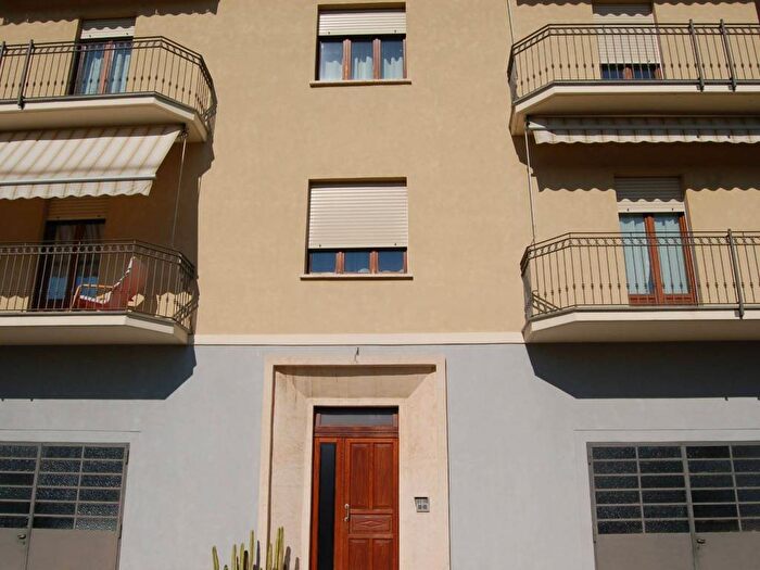 Appartamento trilocale in affitto in Via Padana Inferiore, Semicentro, Chieri