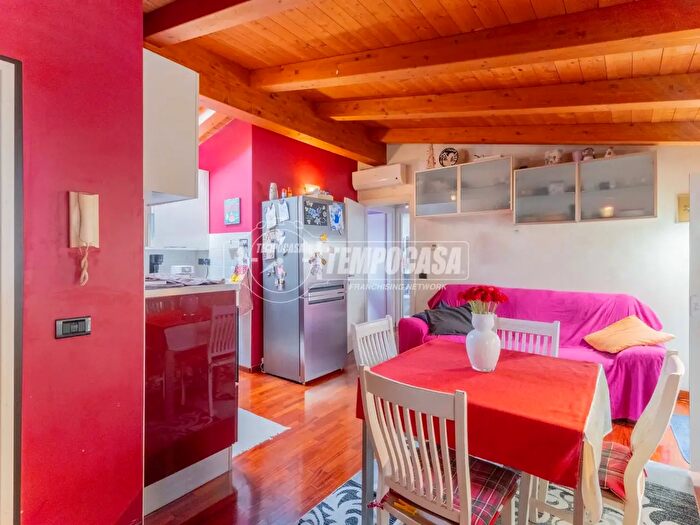 Appartamento trilocale in vendita in Via Privata Giuseppe Ugolini, Milano