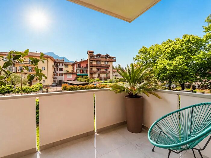Appartamento trilocale in vendita in Viale dei Tigli, Riva Del Garda