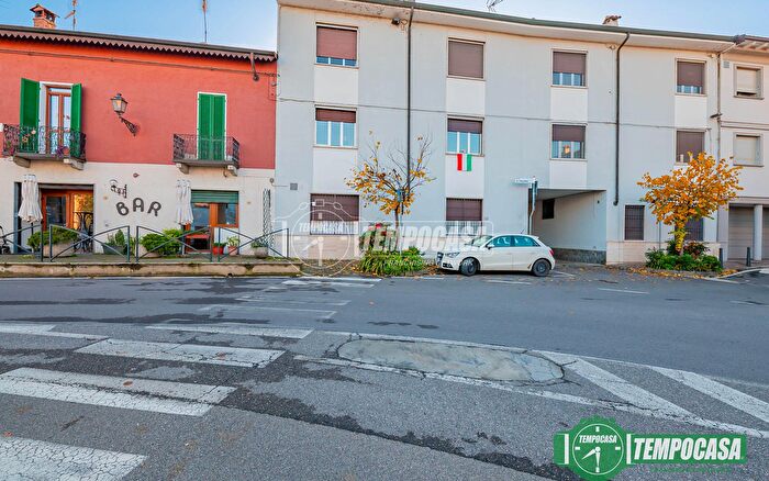 Appartamento trilocale in vendita in Largo Giuseppe Mazzini, Salerano Sul Lambro