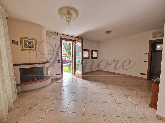 Casa con 5 locali in vendita in Via Alfieri, Santa Maria Di Sala