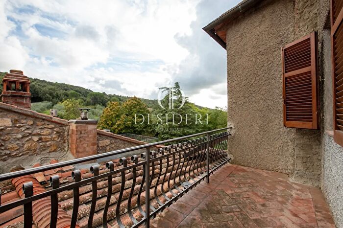 Casa con 12 locali in vendita in Civitella Paganico