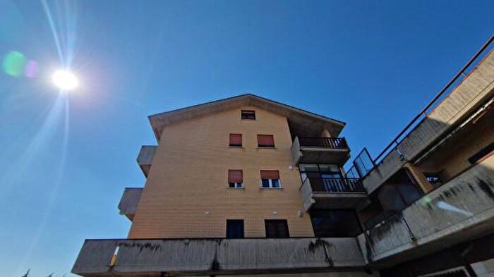 Appartamento con 6 locali in vendita in Via delle Vigne di Morena, Roma