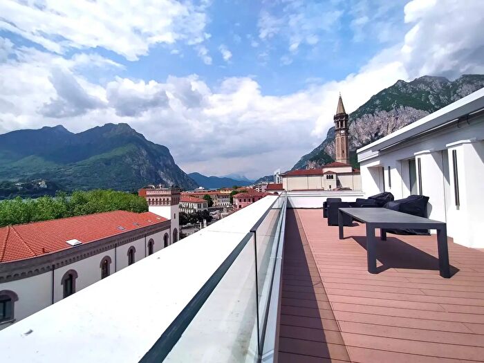 Appartamento quadrilocale in vendita in Piazza XX Settembre, Lecco