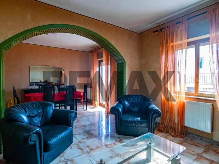 Appartamento con 5 locali in vendita in Via Ernesto Musumeci, Riposto