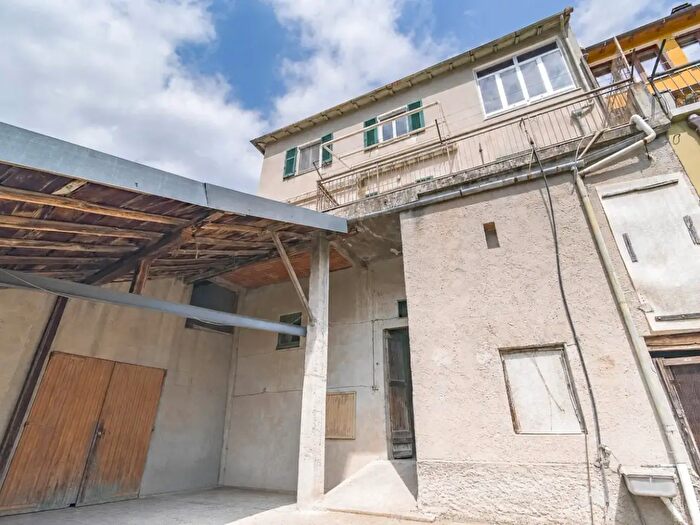 Casa con 11 locali in vendita in Via Sottoripa, Rialto