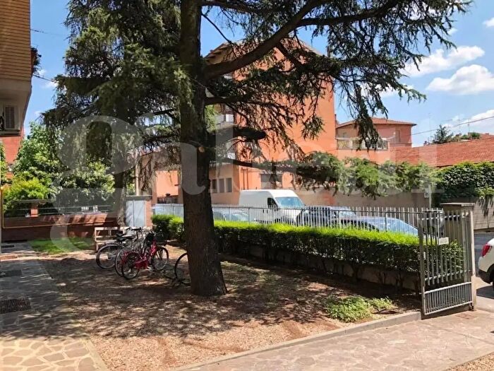 Appartamento quadrilocale in vendita in Via Decumana, Bologna