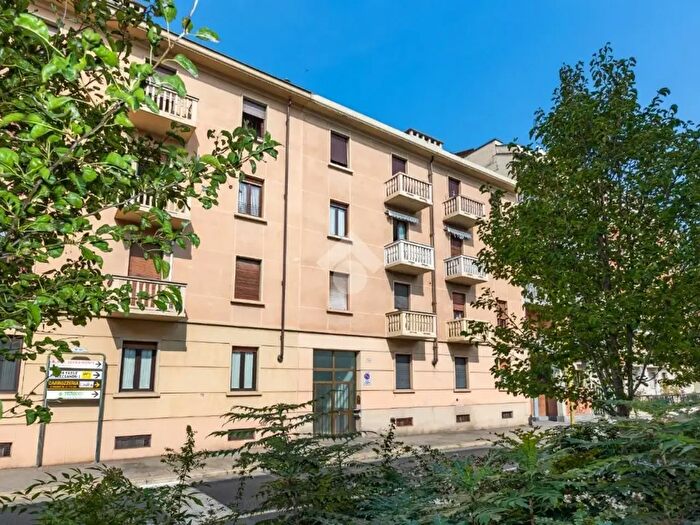 Appartamento trilocale in vendita in Via Bardonecchia, Torino