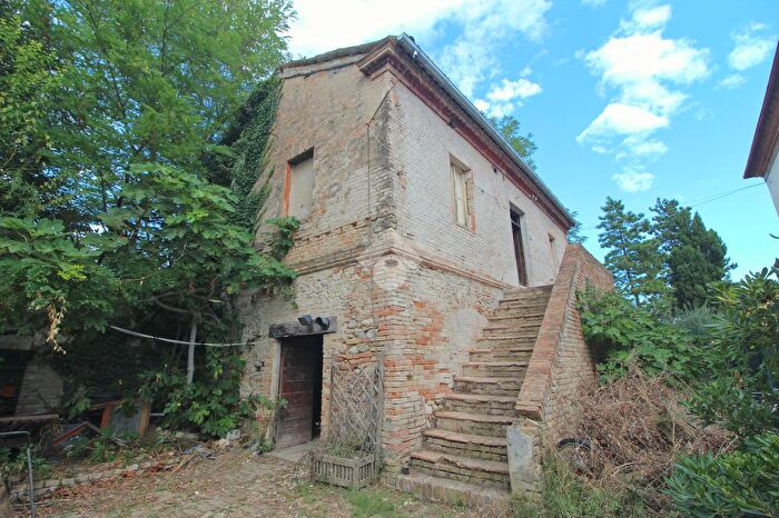 Casa quadrilocale in vendita in Traversa Nazionale per Teramo, Mosciano SantAngelo
