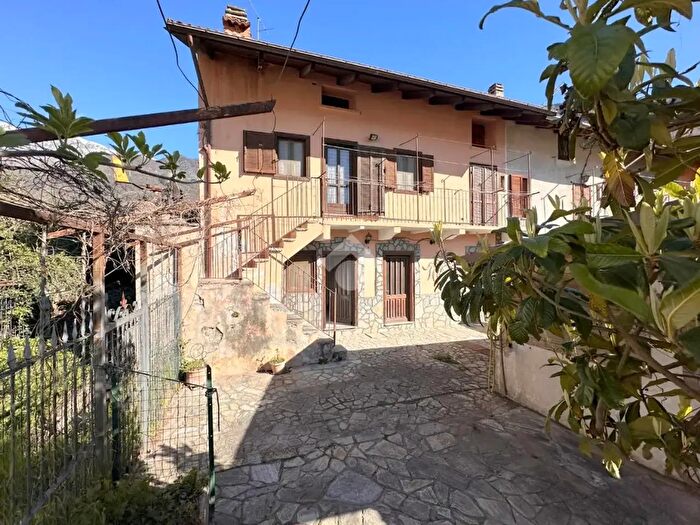 Casa quadrilocale in vendita in Via C Emanuele I, Bruzolo