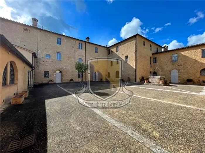 Appartamento con 5 locali in vendita in Monteriggioni