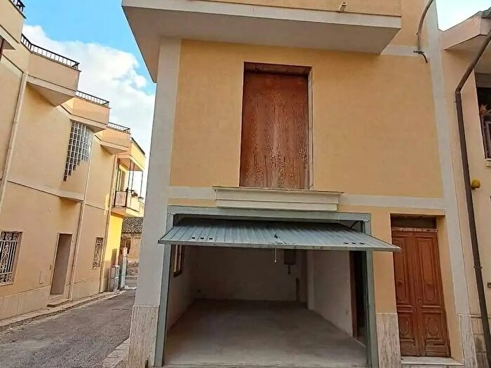 Casa trilocale in vendita in Via Vico Remolo, Santa Croce Camerina