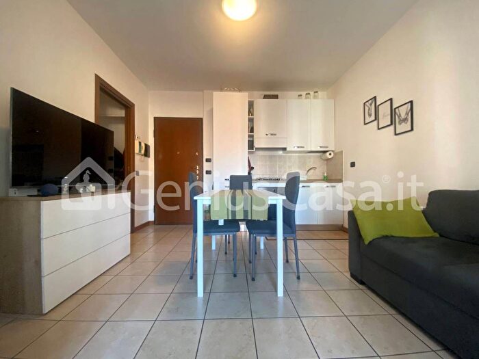 Appartamento bilocale in affitto in Via Luigi Manzotti, Dergano, Milano