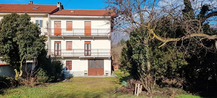 Casa con 6 locali in vendita in Via San Giusto, Frossasco