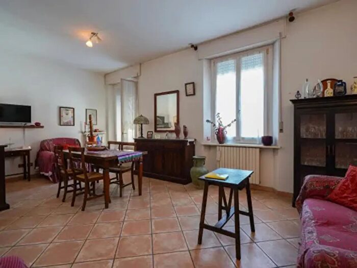 Appartamento trilocale in vendita in Via Primo Savani, Parma