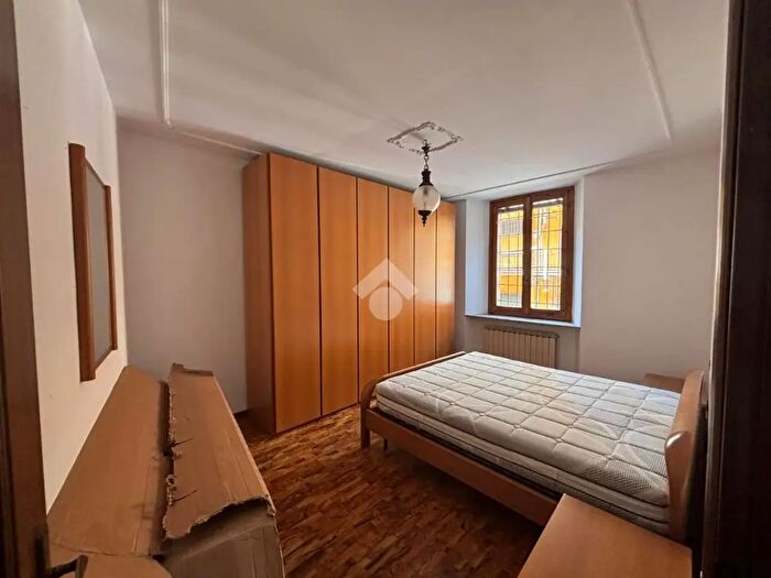 Casa con 8 locali in vendita in Via Gelmi, Gazzaniga