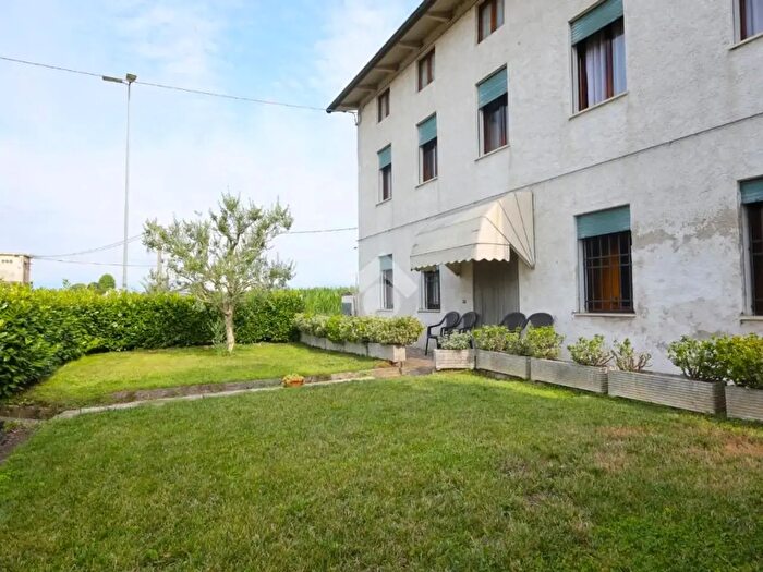 Casa quadrilocale in vendita in Via Melette, Sandrigo
