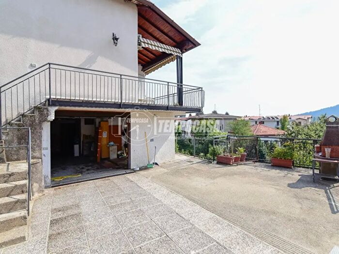 Casa trilocale in vendita in Via Roma, Tavernerio