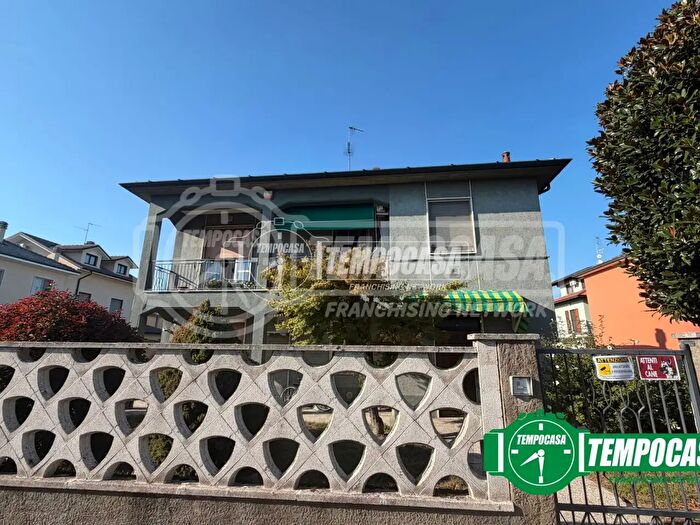 Casa quadrilocale in vendita in Via della Libertà, Trovo