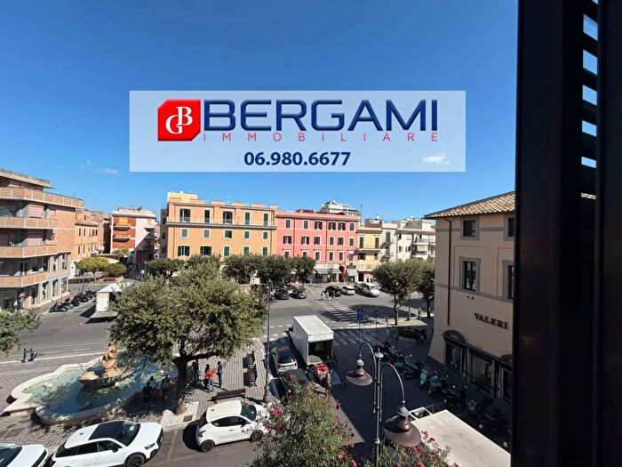 Appartamento con 5 locali in vendita in Piazza Mazzini, Nettuno