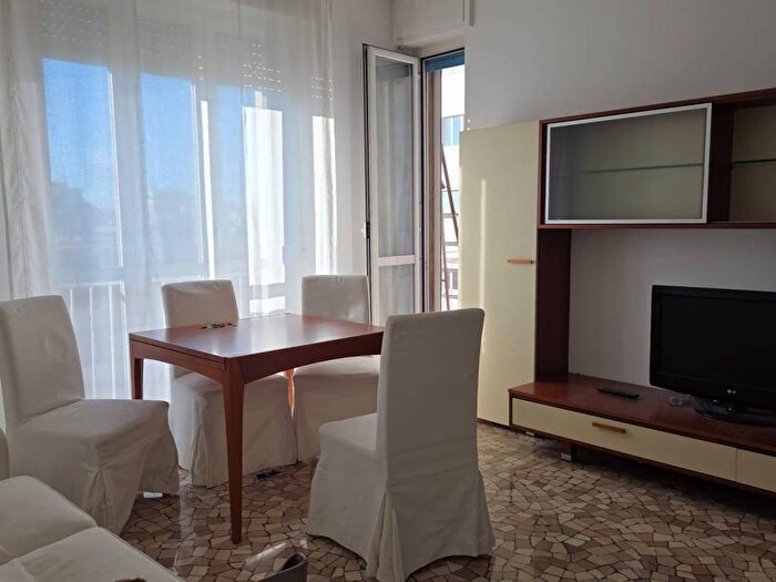 Appartamento bilocale in affitto in Via Nino Bonnet, Garibaldi Corso Como, Milano