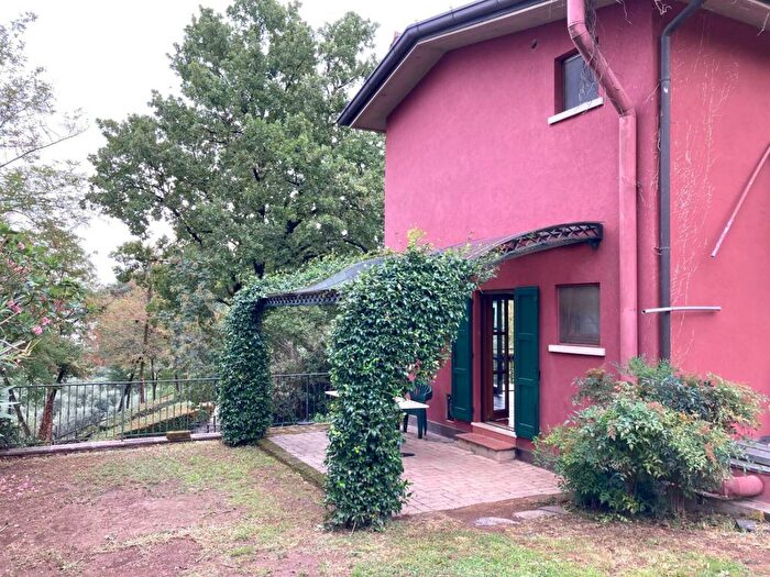 Appartamento trilocale in affitto in Via Italo Calvino, Padenghe sul Garda