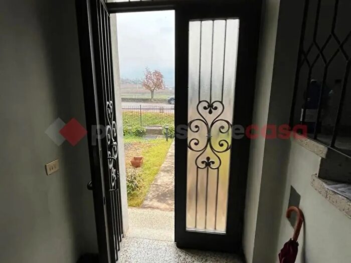 Appartamento con 5 locali in vendita in Piazza Giacomo Matteotti, Cazzano Di Tramigna