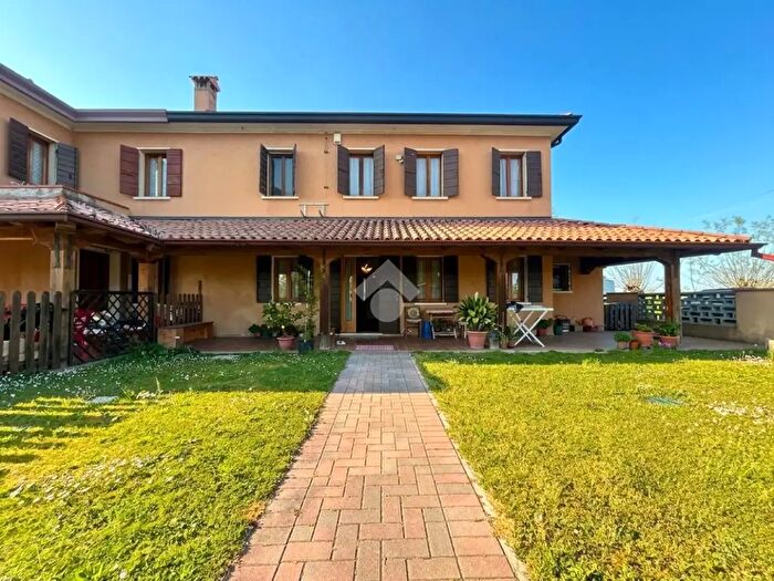 Casa quadrilocale in vendita in Via S Trovaso, Treviso