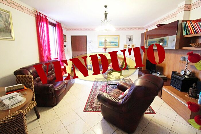 Appartamento quadrilocale in vendita in Via delle Forze Armate, Borghetto Lodigiano