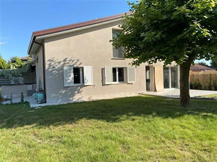 Casa con 6 locali in affitto in Forte Dei Marmi