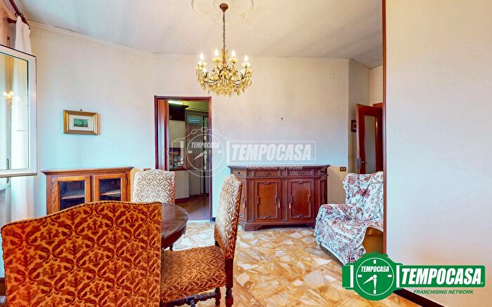 Appartamento con 5 locali in vendita in Via Felice Cavallotti, Novi Ligure