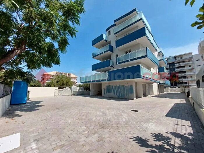 Appartamento trilocale in vendita in Via Trieste, Alba Adriatica