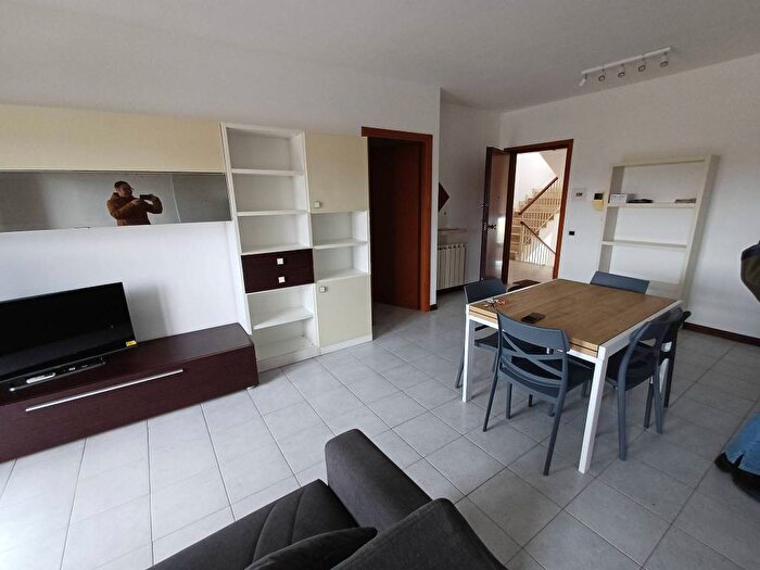 Appartamento trilocale in affitto in Via Gallura, Selargius