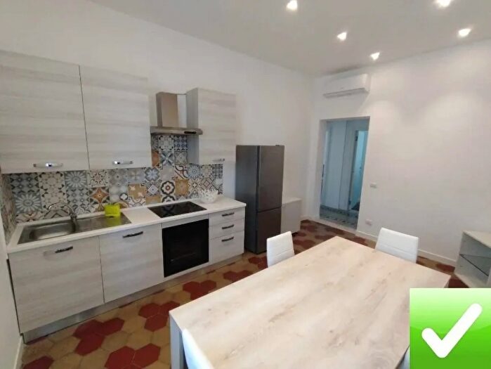 Casa con 6 locali in affitto in Reggio Calabria