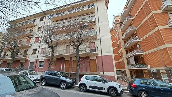Appartamento con 5 locali in vendita in Viale Europa, Chieti