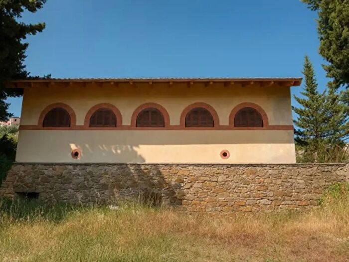 Casa con 6 locali in vendita in Strada Poggi, Imperia