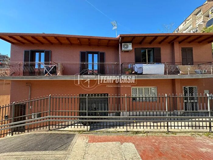 Casa trilocale in vendita in Via dei Due Ponti, Roma