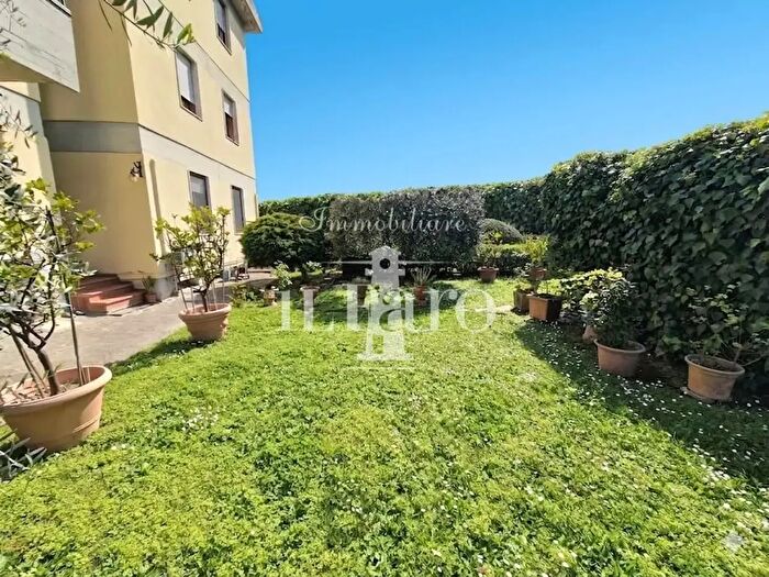 Appartamento con 5 locali in vendita in I Sotto, Campi Bisenzio