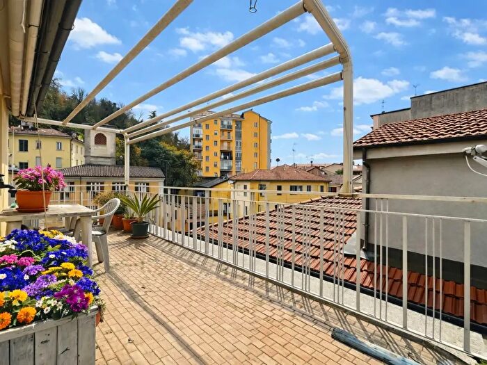 Casa quadrilocale in vendita in Tortona