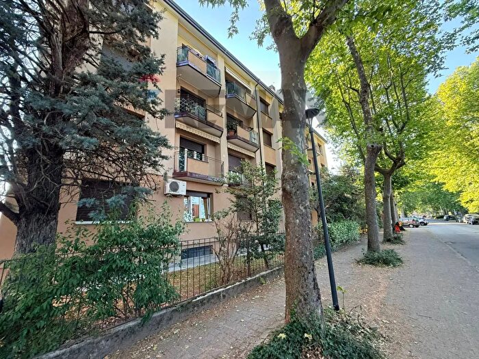 Appartamento trilocale in affitto in Via Sardegna, Legnano