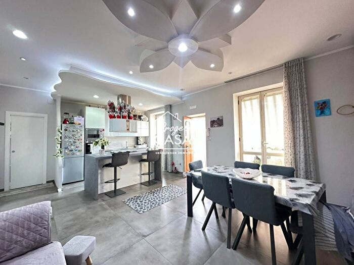 Appartamento trilocale in affitto in Via Principe di Napoli a Ponticelli, Ponticelli, Napoli