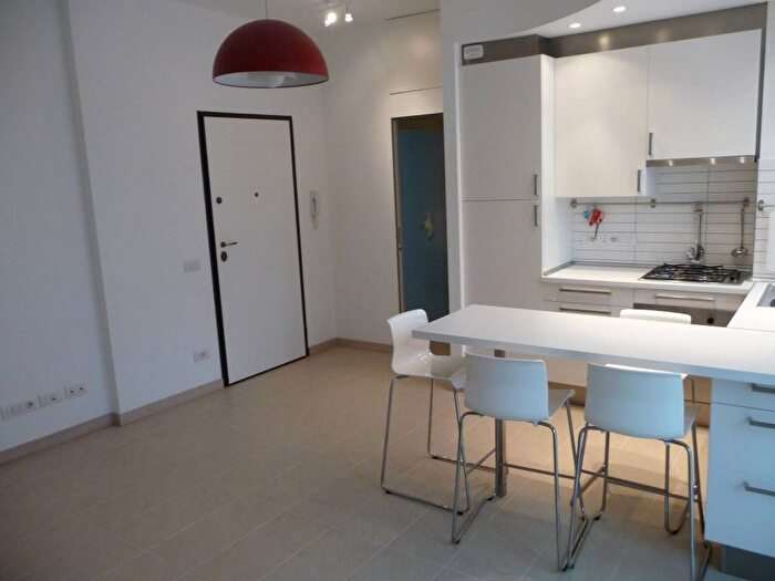 Appartamento bilocale in affitto in Via Tito Livio, Lodi Brenta, Milano