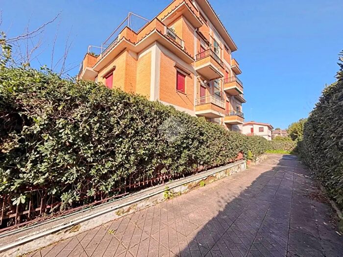 Appartamento trilocale in affitto in Via Calliope, Anzio