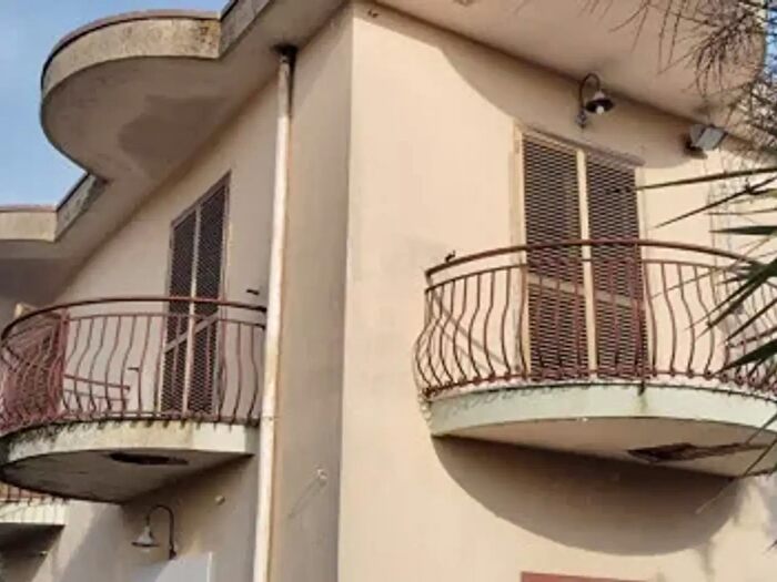 Casa con 6 locali in vendita in Via Lago Bracciano, Pontecagnano Faiano